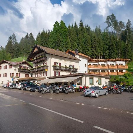 Gasthof Löwen Welschnofen Exterior foto