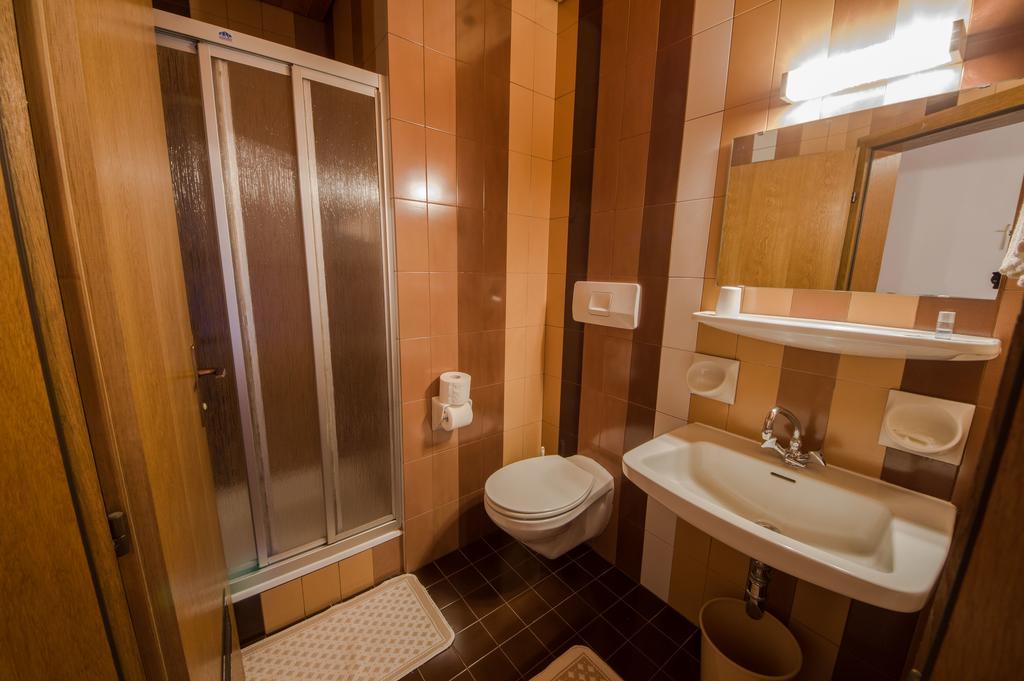 Gasthof Löwen Welschnofen Zimmer foto